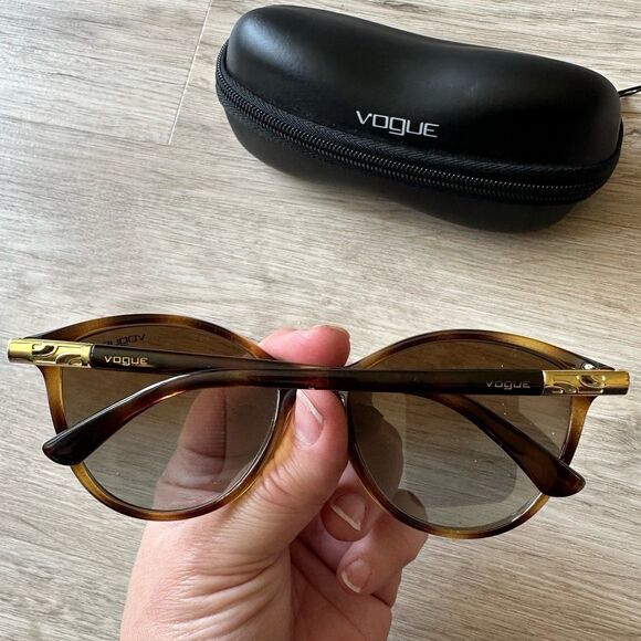 Vogue Sunglasses With Zip Around Sport Case main image 6